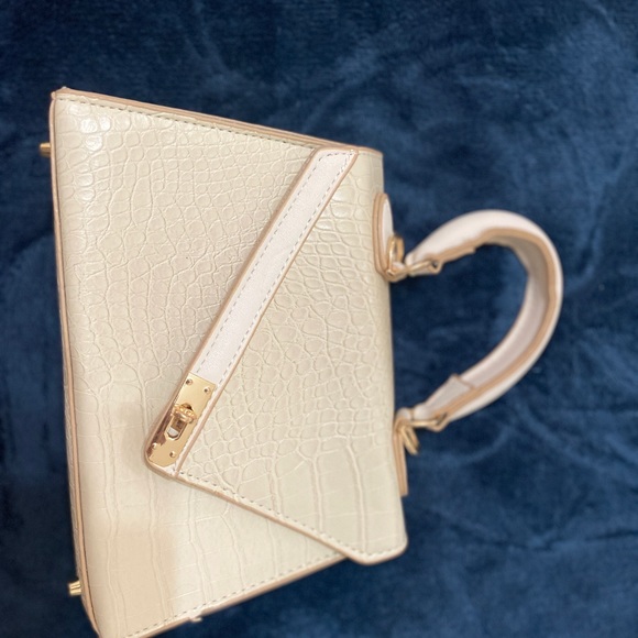 Small Cream Colour Bag - Picture 2 of 2